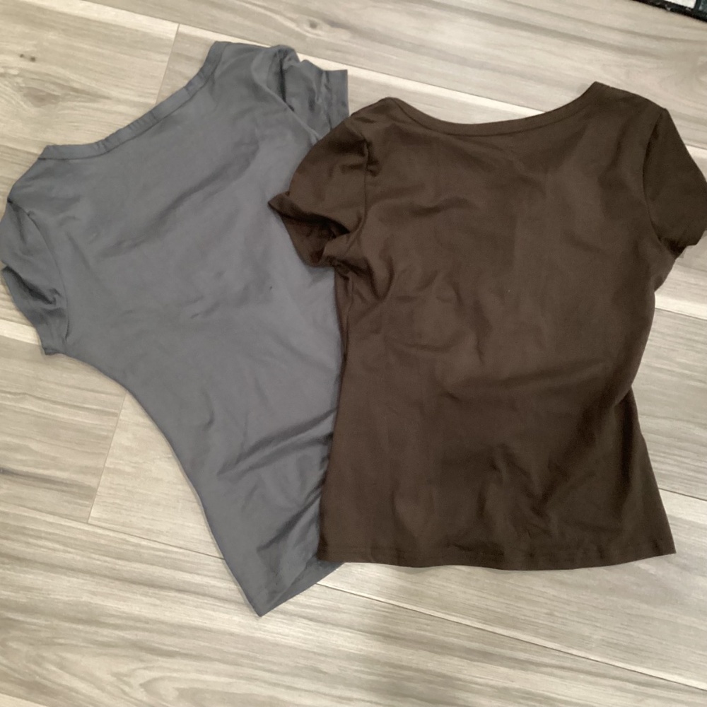 SHEIN Tops - Picture 4 of 9